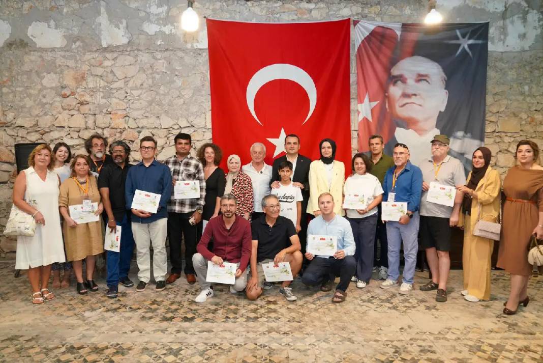 Dünyaca ünlü sanatçılar Finike’de buluştu! Fırçalar konuştu 1